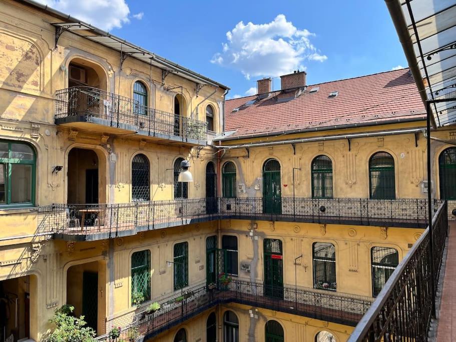 Edna Studio With Balcony بودابست المظهر الخارجي الصورة