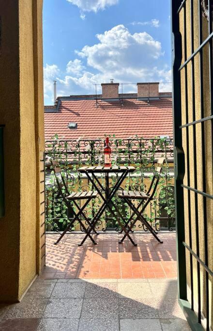 Edna Studio With Balcony بودابست المظهر الخارجي الصورة